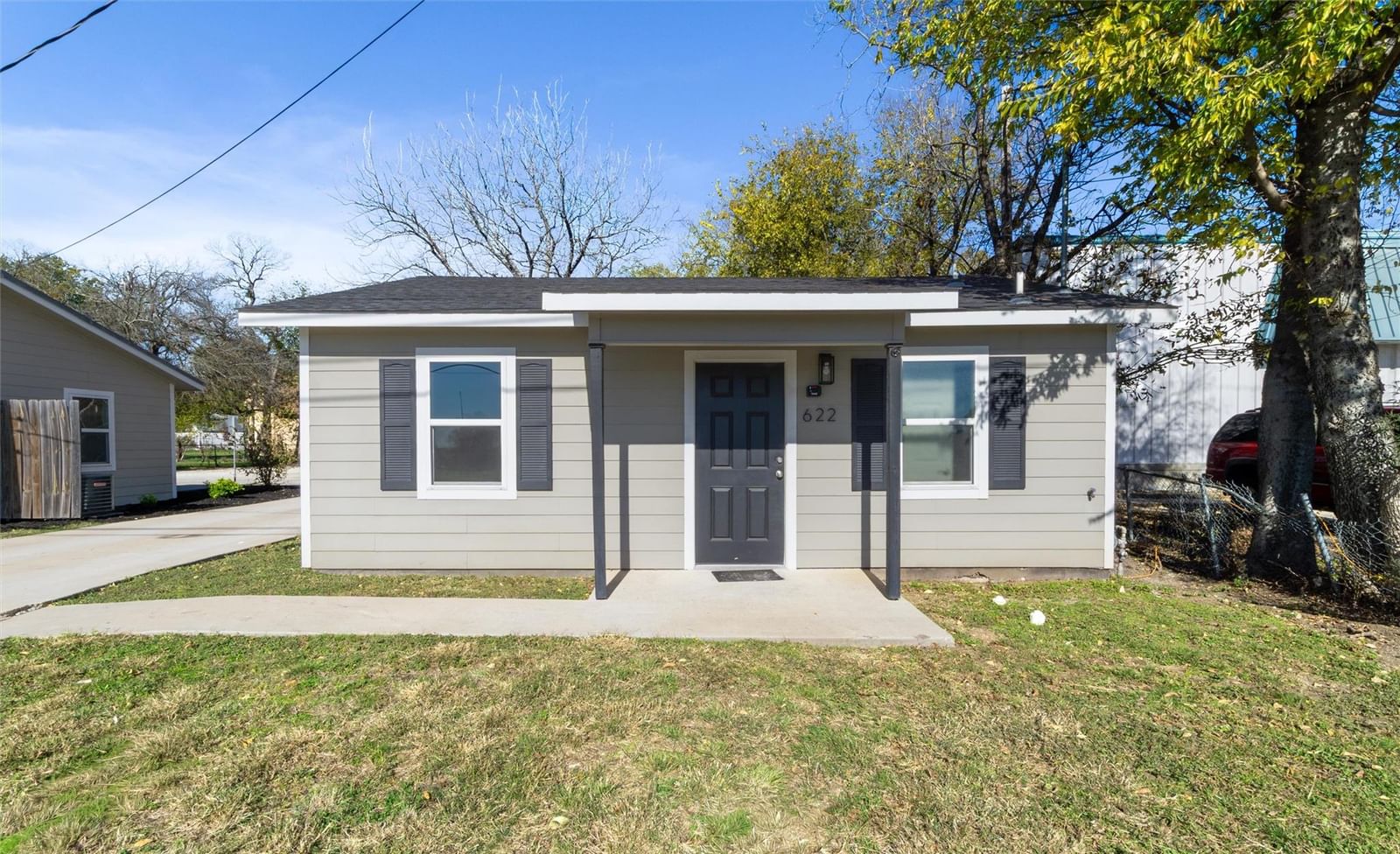 622 6th Ave - Photo 1
