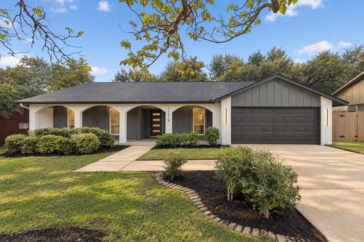 11819 Highland Oaks TRL - Photo 1