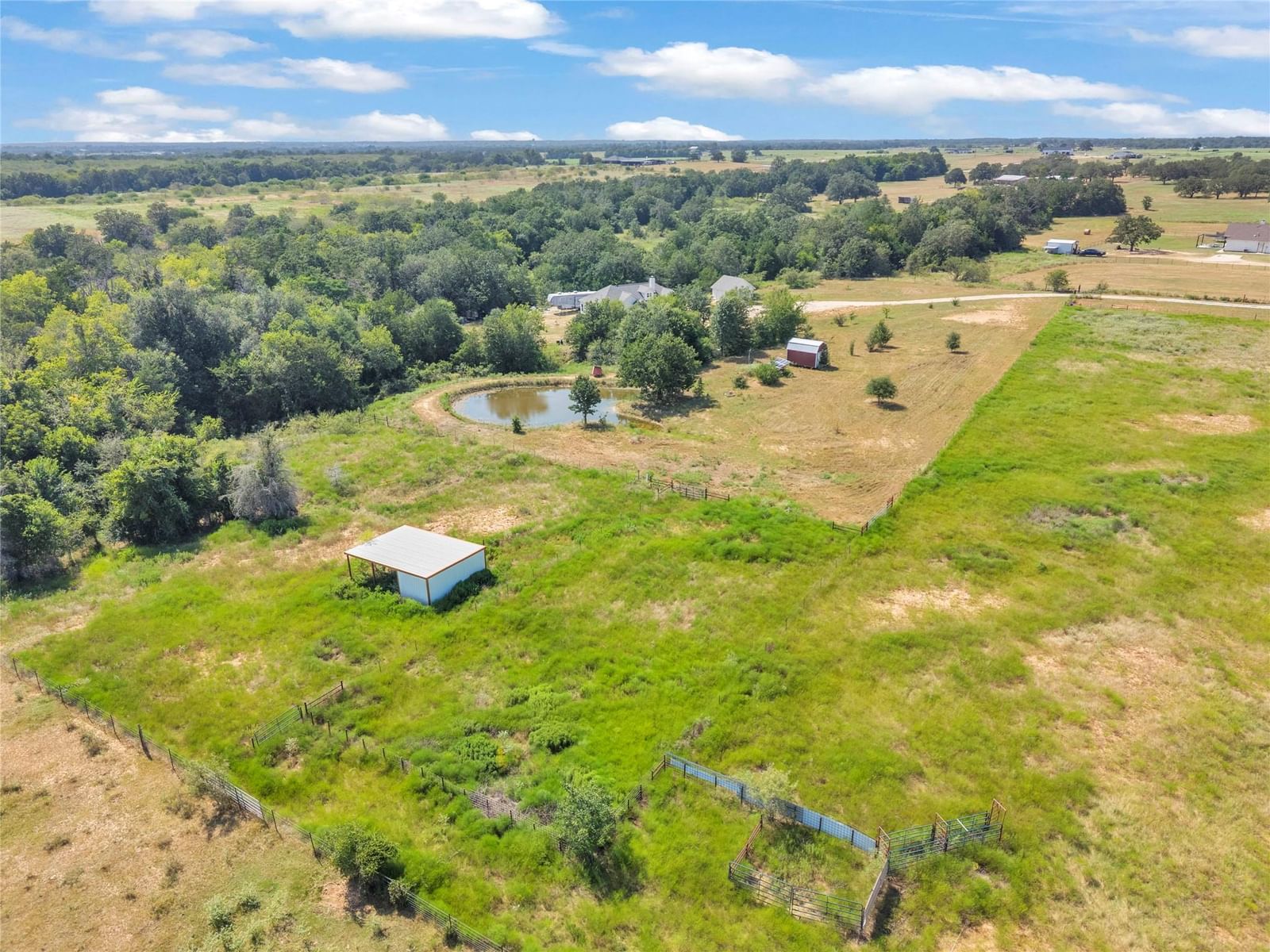 668 Fairview DR - Photo 1