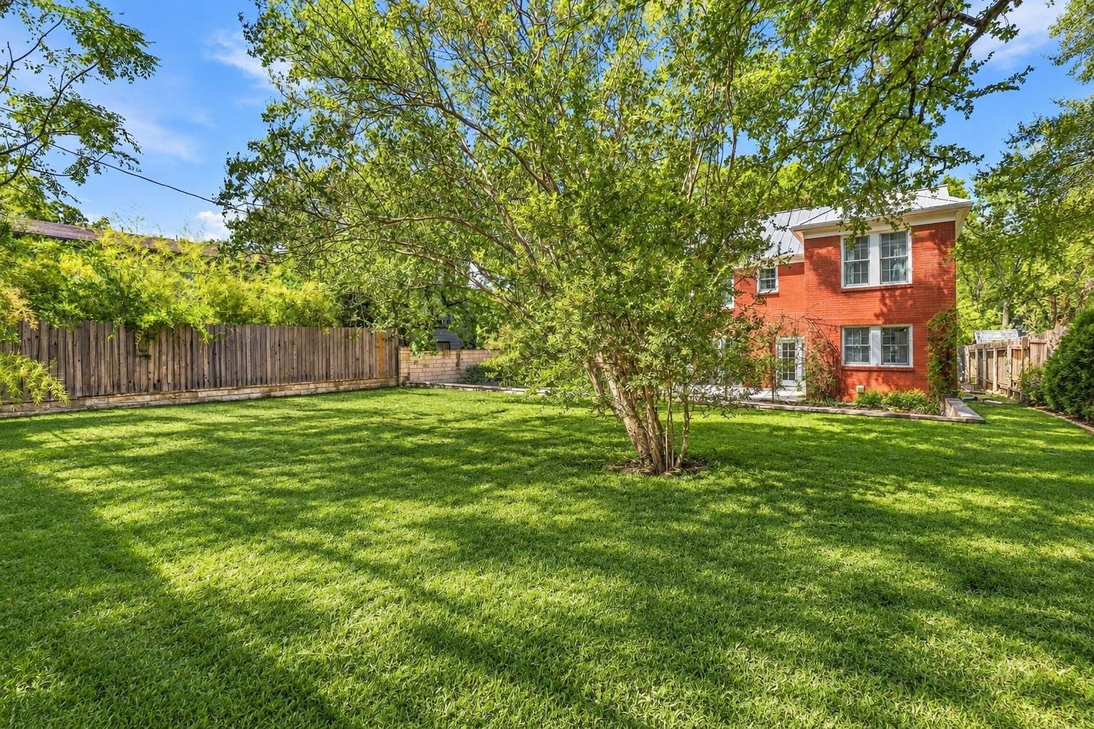 1407 Hartford RD - Photo 1