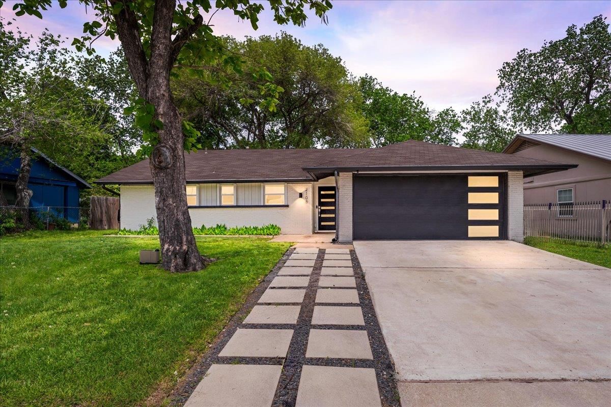 2108 Deadwood DR - Photo 1