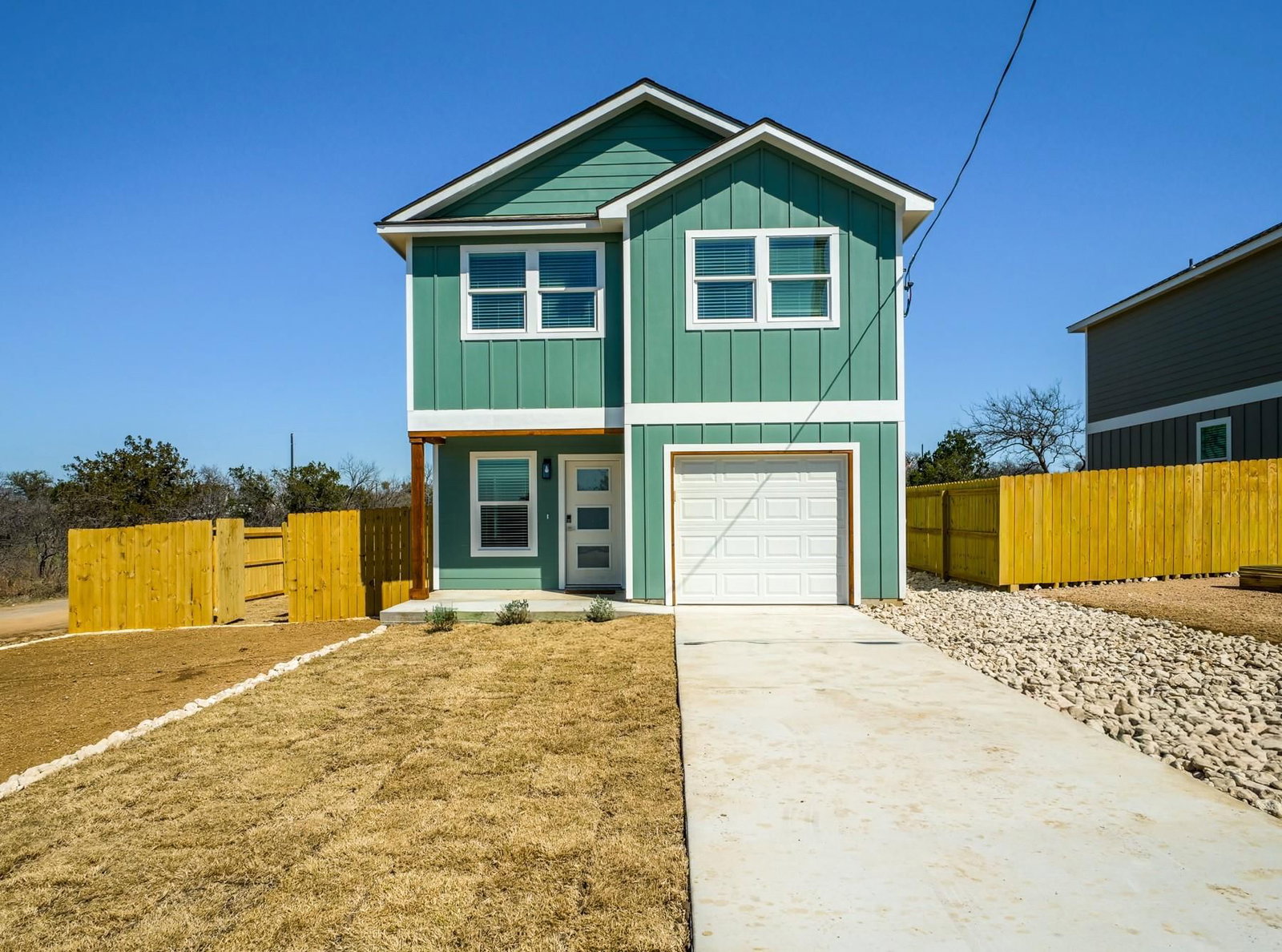 301 Cedarhill DR - Photo 1