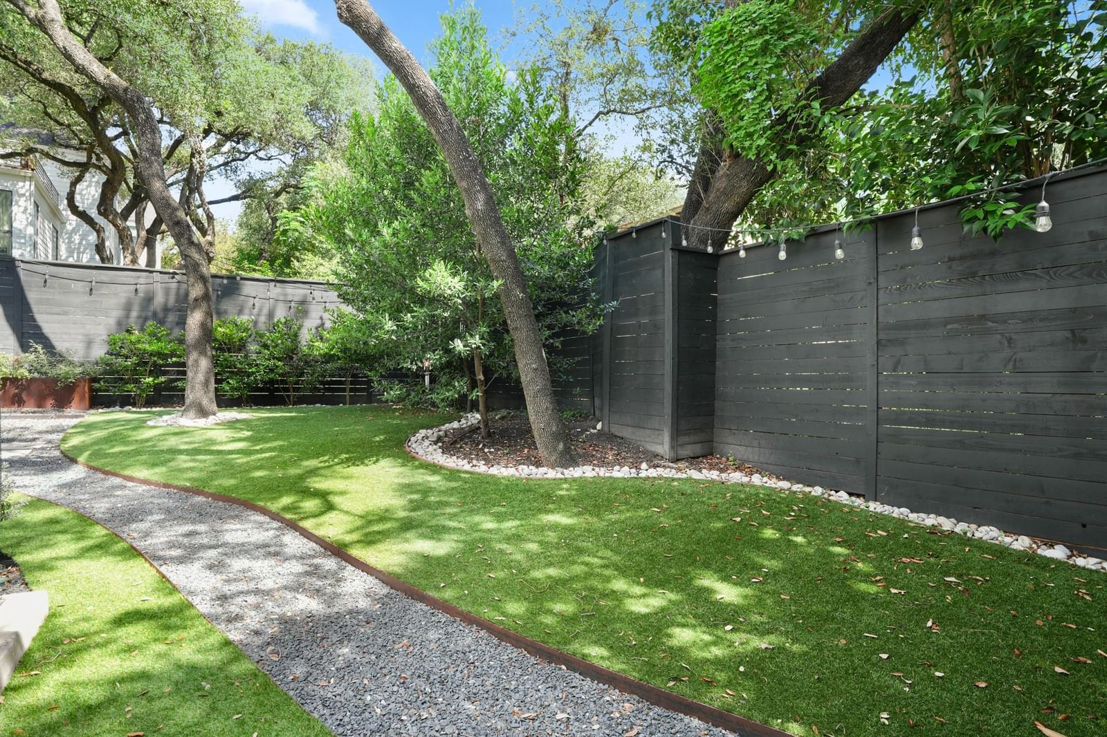 Photo 32