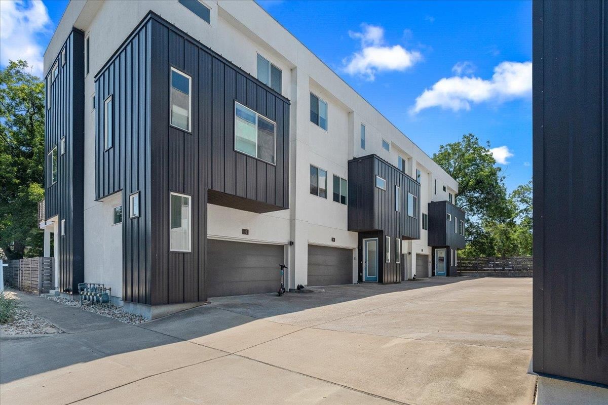 1801 E 2nd ST #8 - Photo 1