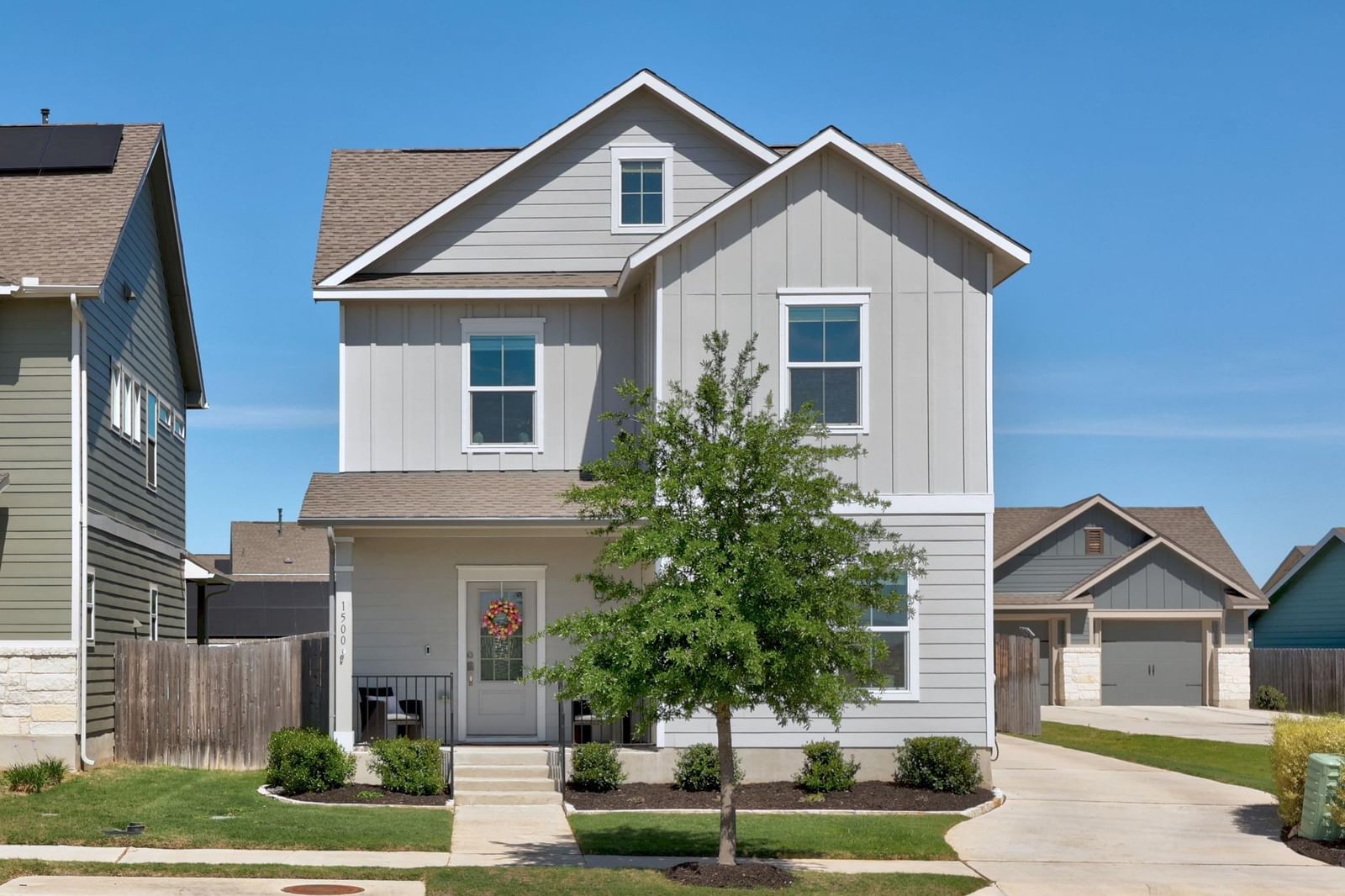 1500 Linwood ST - Photo 1