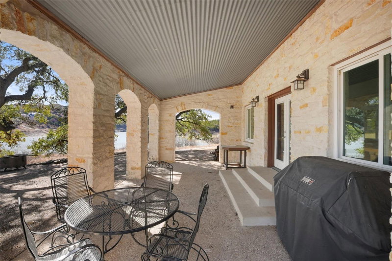 Property photo 28