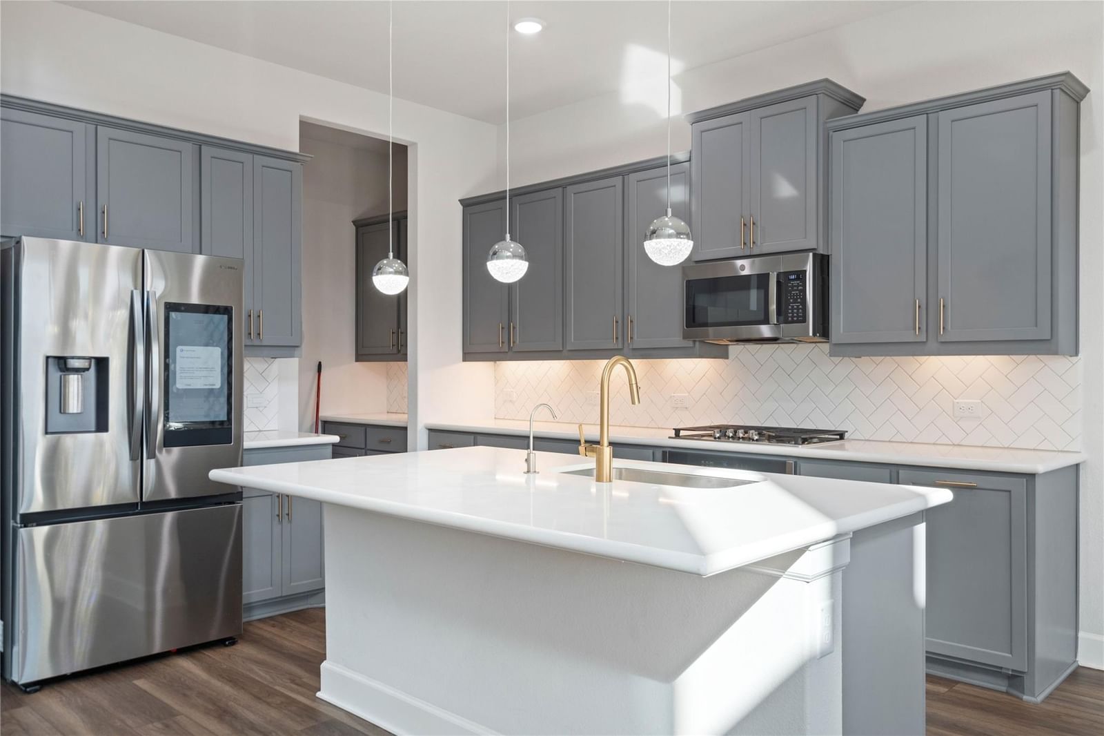 Photo 8