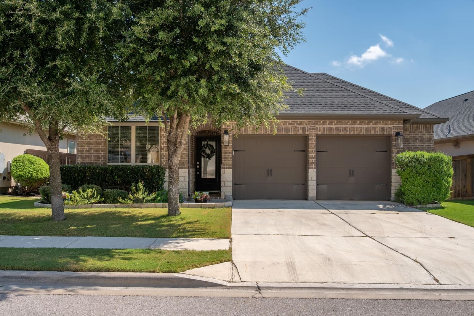 2404 Brook Crest WAY - Photo 1