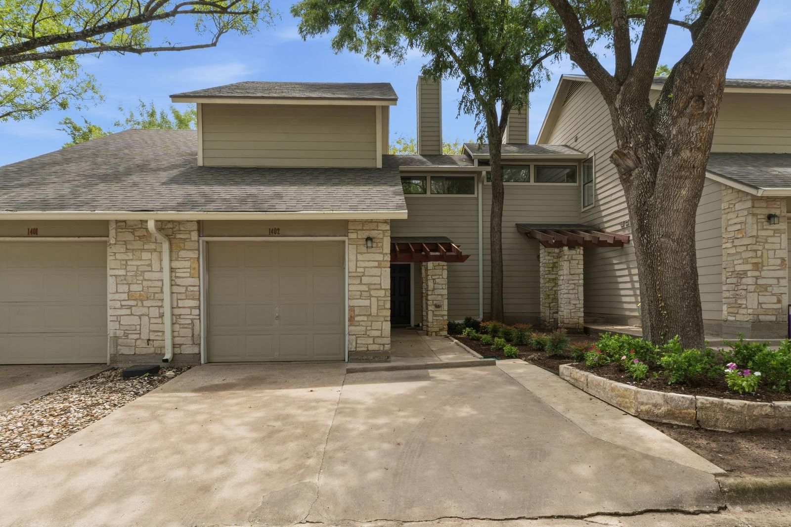 512 Eberhart LN #1402 - Photo 1