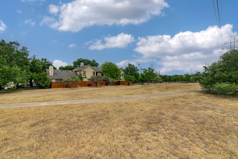 Property photo 35