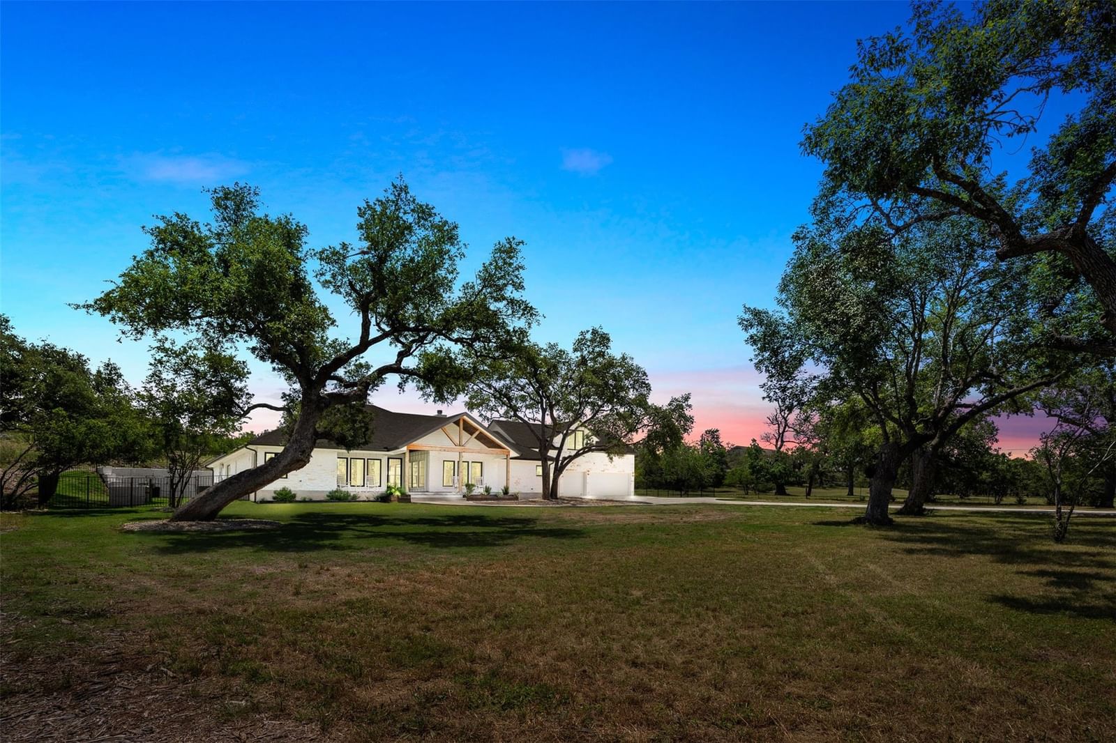 717 Creek DR - Photo 1