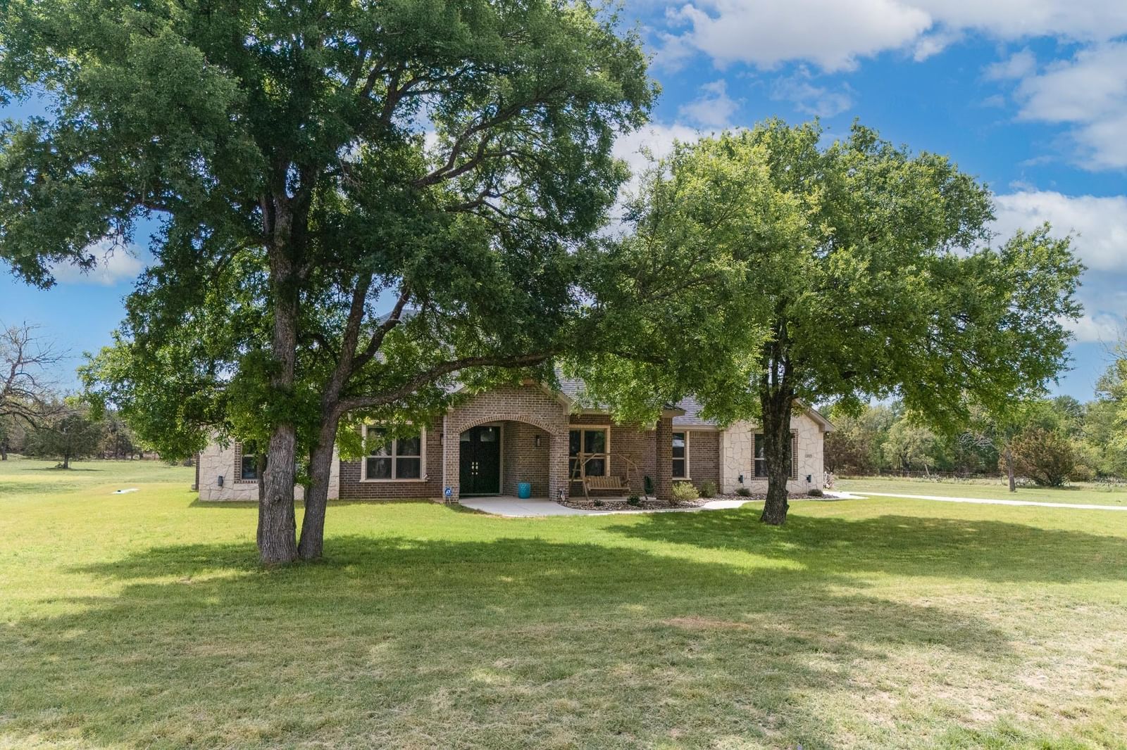 1001 County Road 3152 - Photo 1