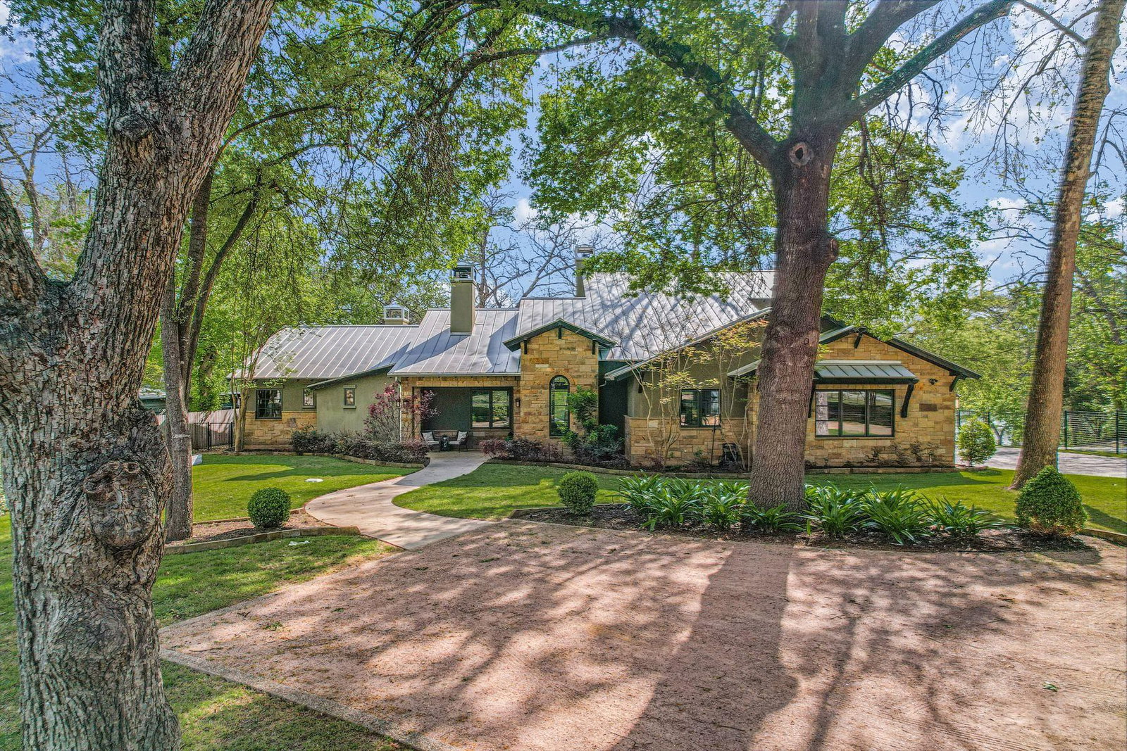1707 River Hills RD #B & C - Photo 1