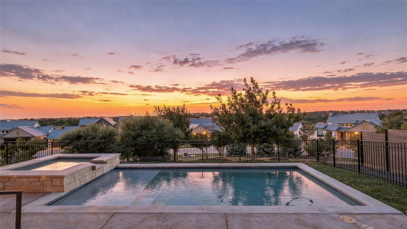 Property photo 35