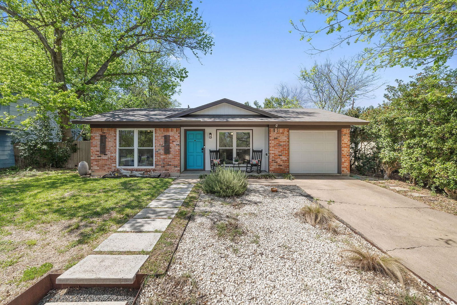 5304 Harvest LN - Photo 1