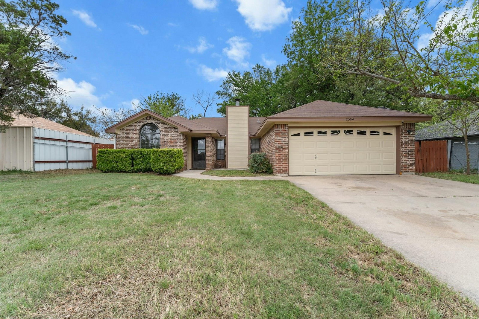 2504 Lazy Ridge DR - Photo 1