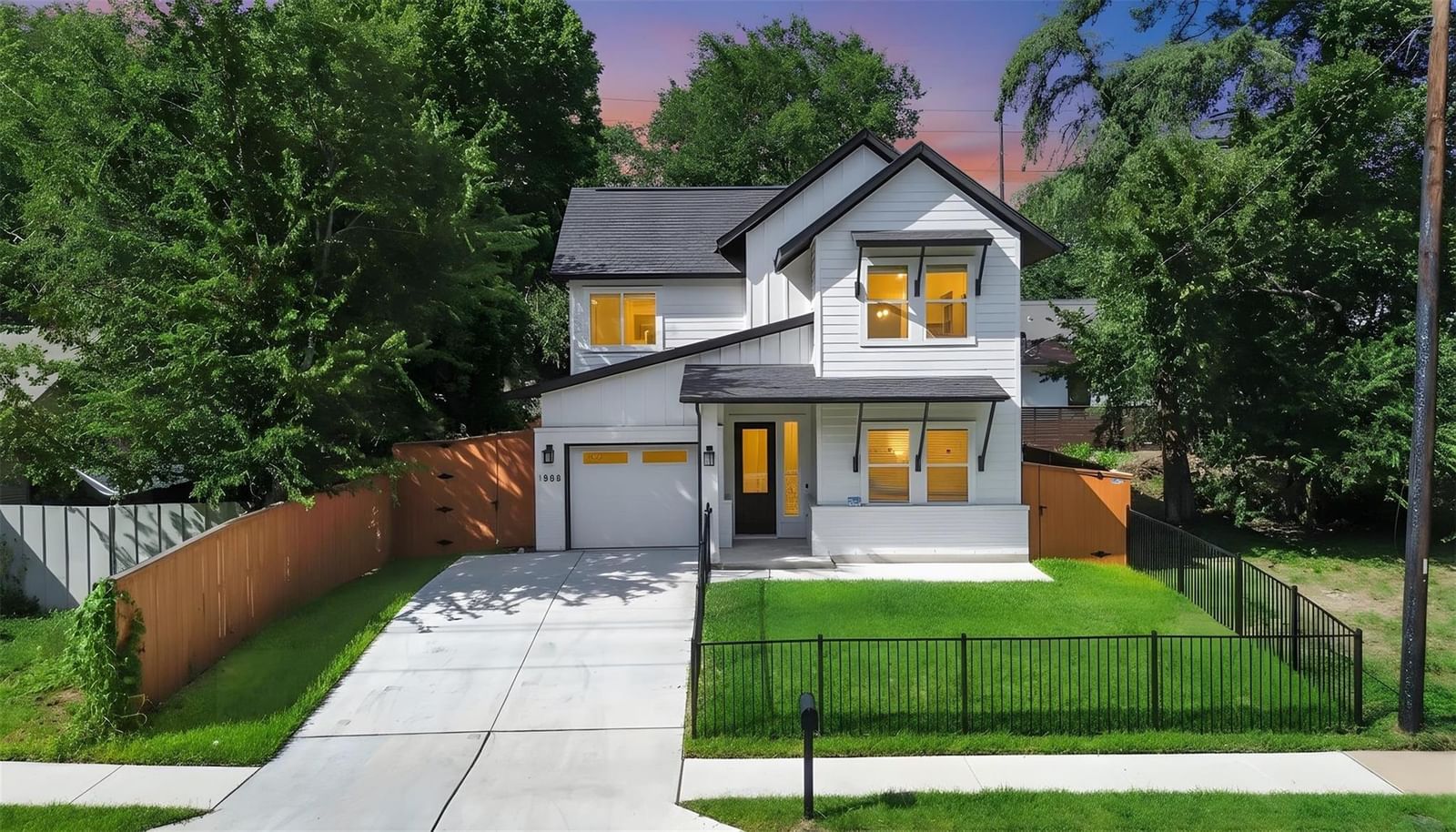 1808 Holly ST - Photo 1