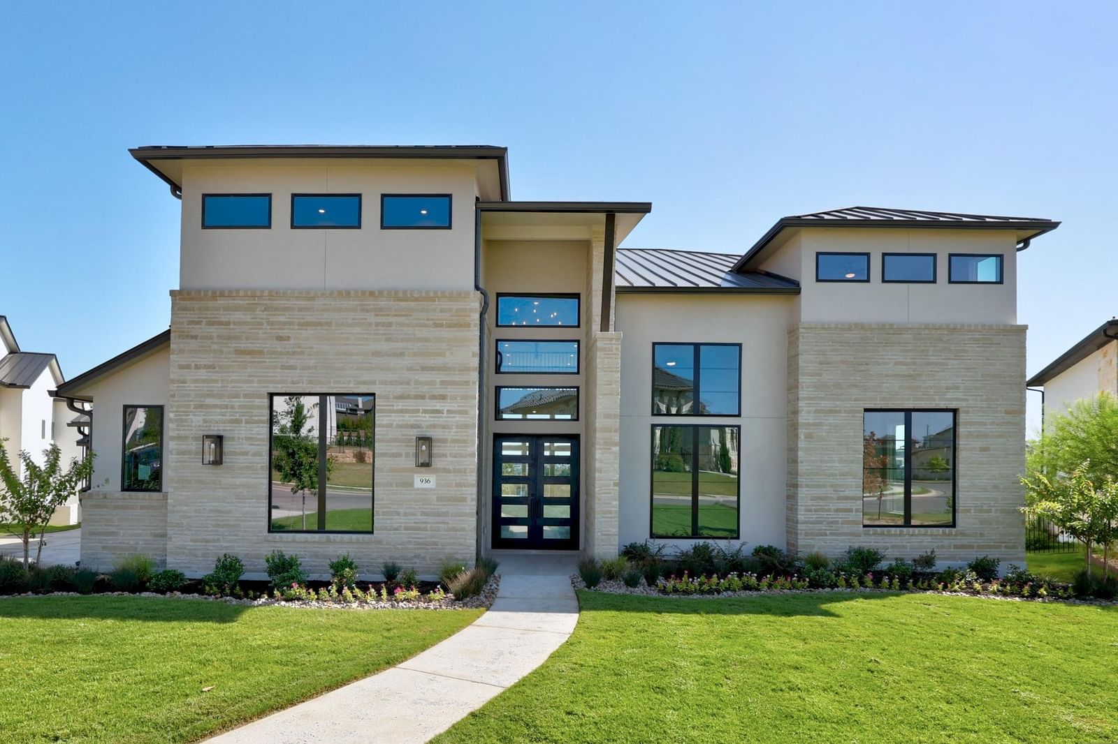 936 Bristol Creek BND - Photo 1