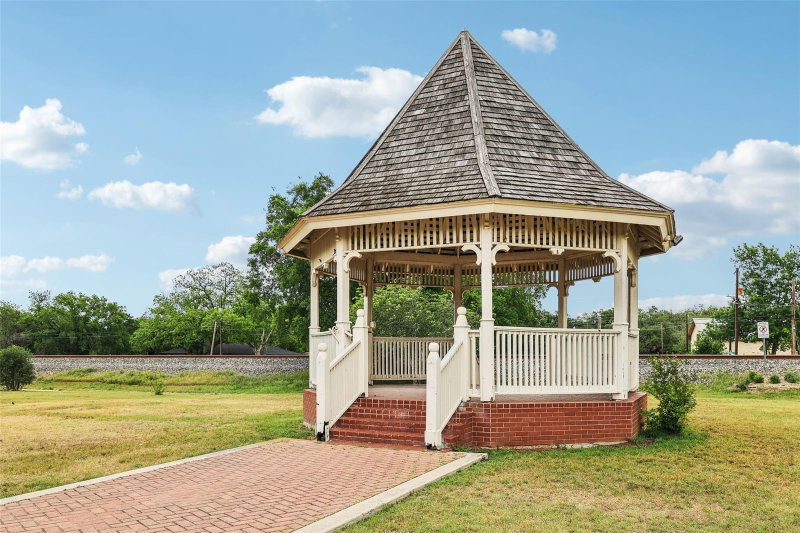 Property photo 30