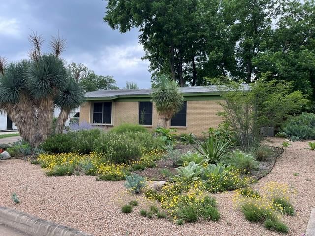 1708 Forestglade DR - Photo 1