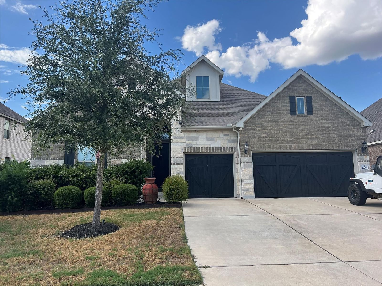 1709 Hollowback DR - Photo 1