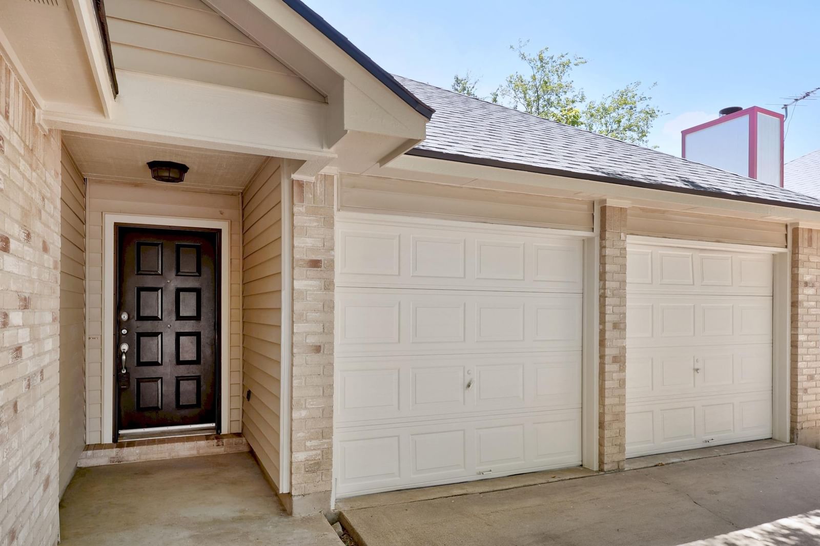 1511 Lantana DR - Photo 1