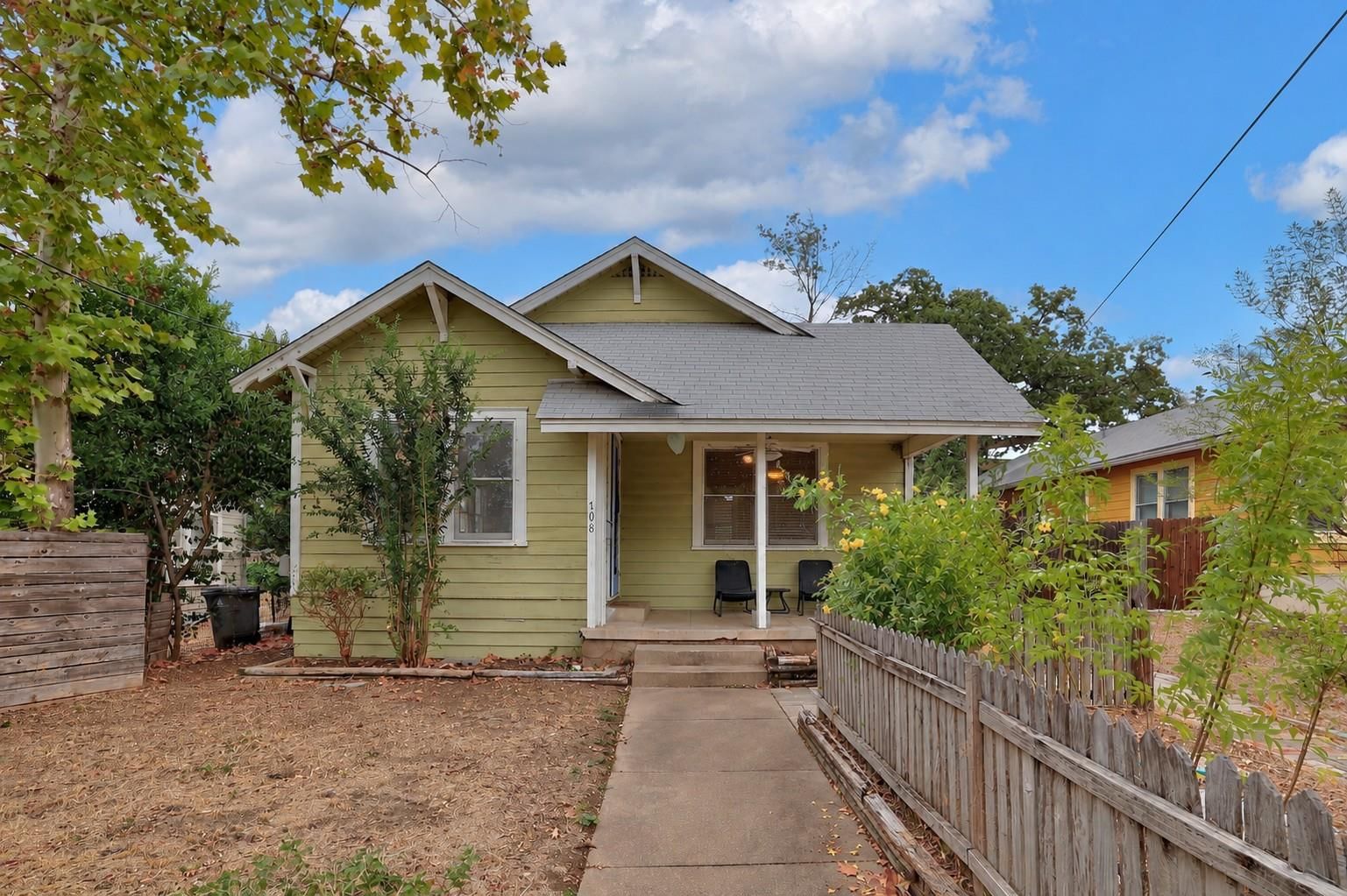 708 W 35th ST - Photo 1