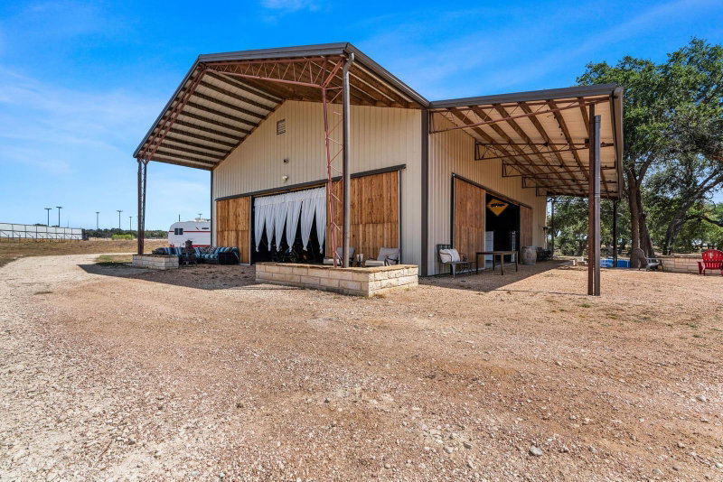 Property photo 32