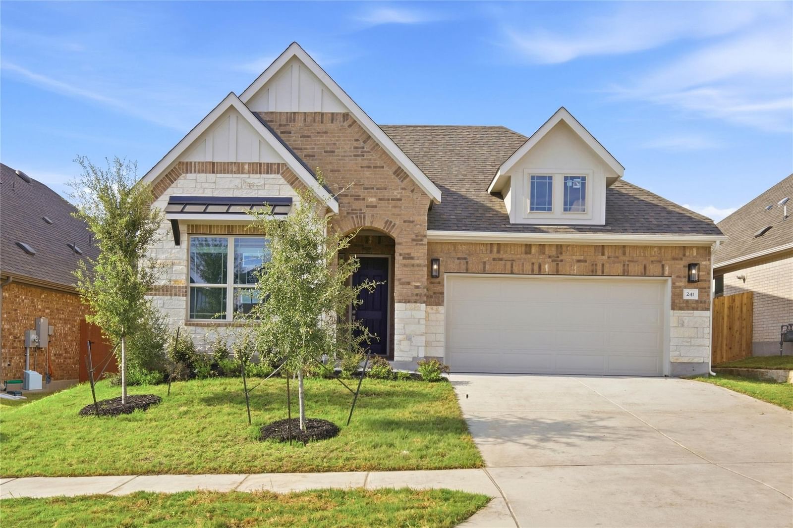 241 Mango CIR - Photo 1