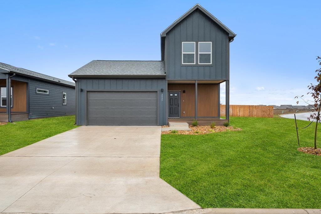 2025 Applewood DR - Photo 1