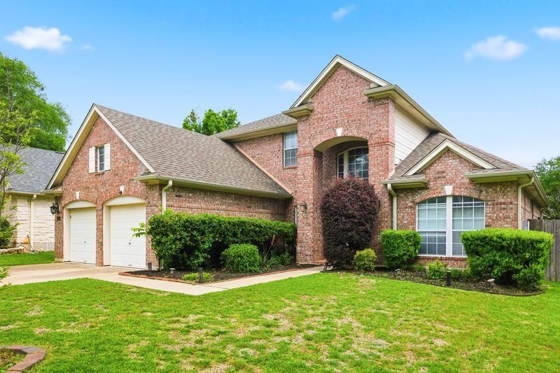 10008 Lachlan DR - Photo 1