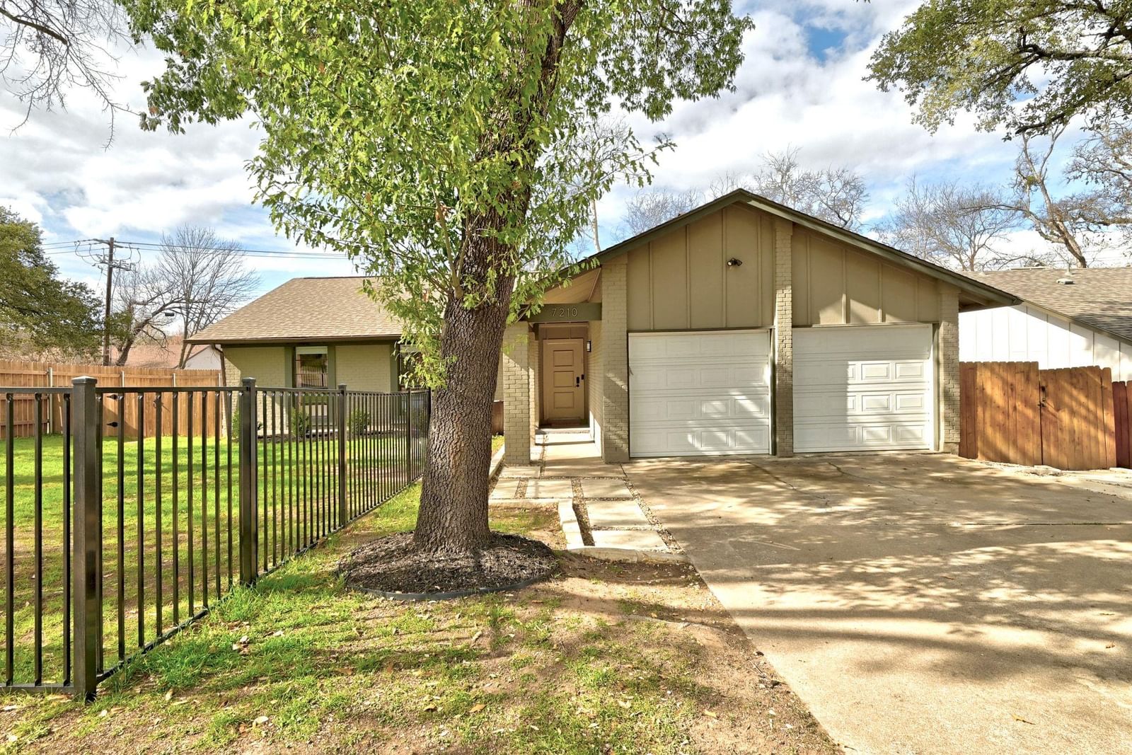 7210 Towering Oaks DR - Photo 1