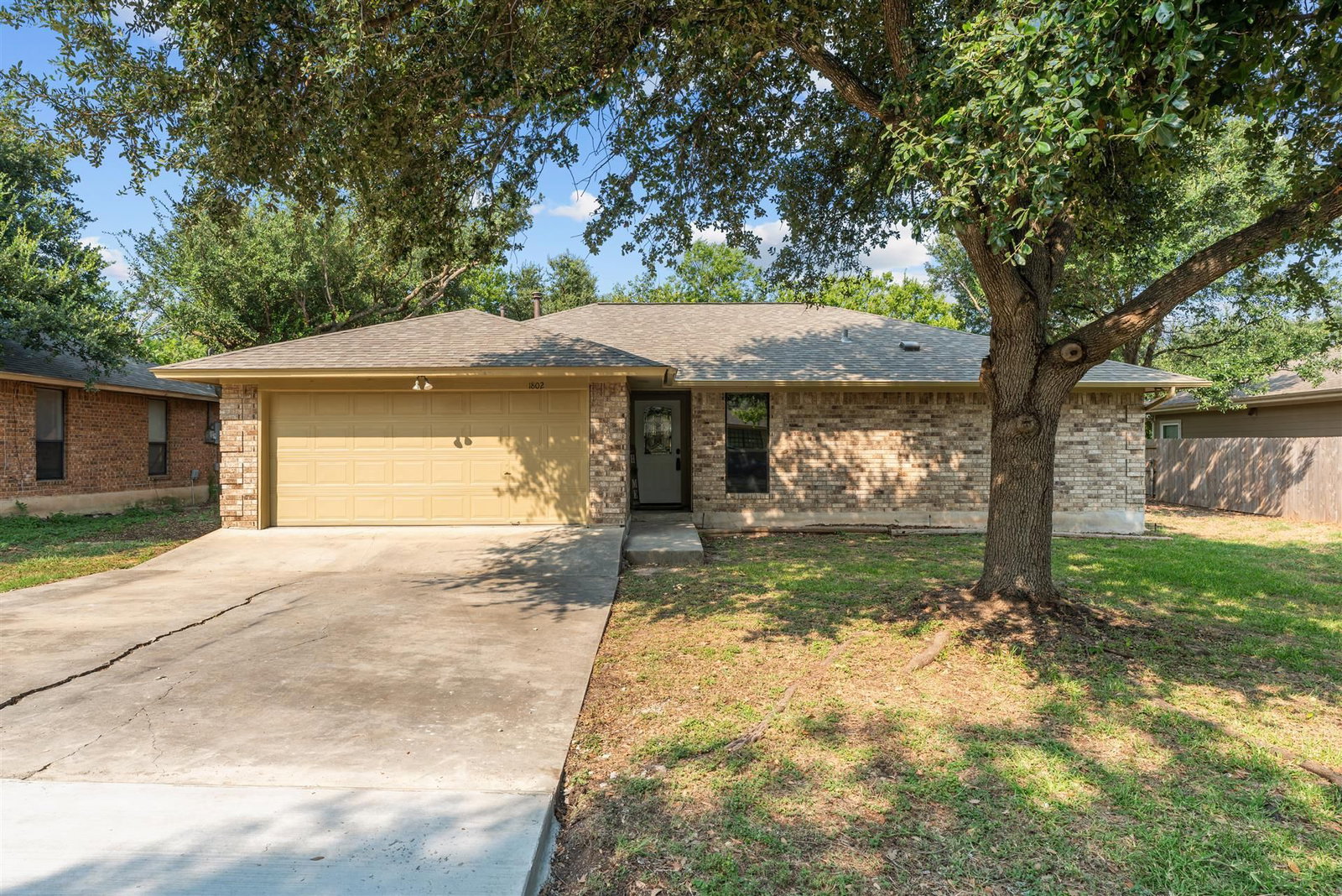 1802 Dixie LN - Photo 1