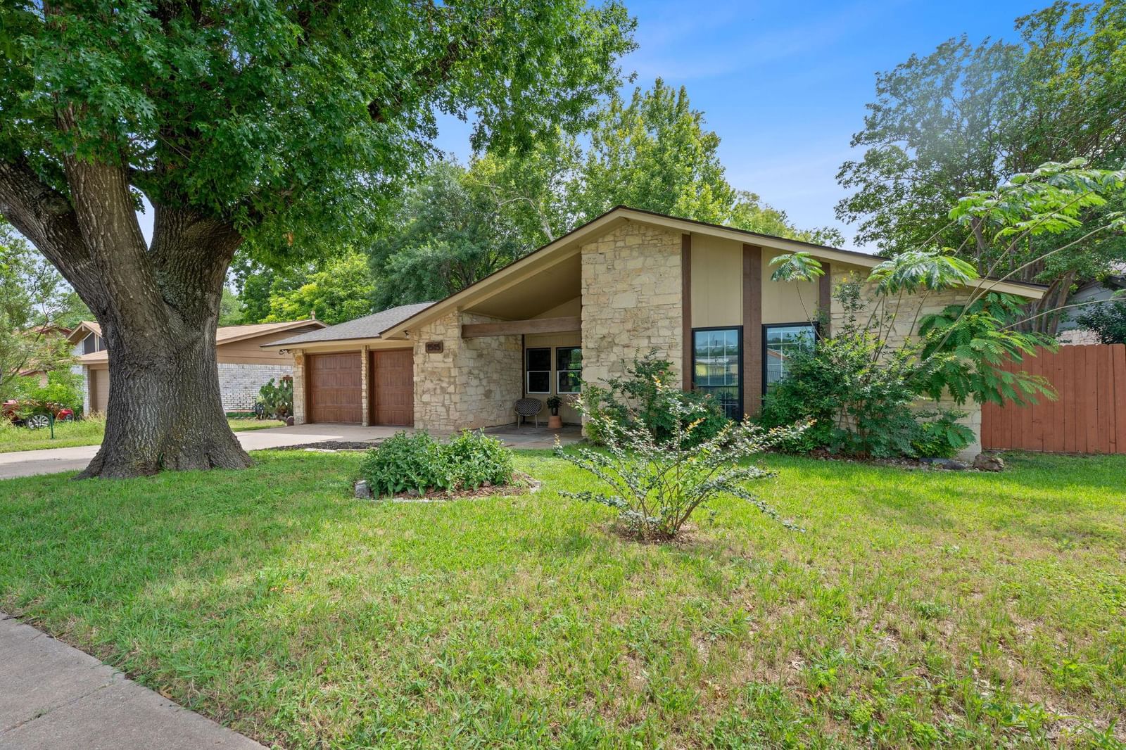 1515 Mearns Meadow BLVD - Photo 1