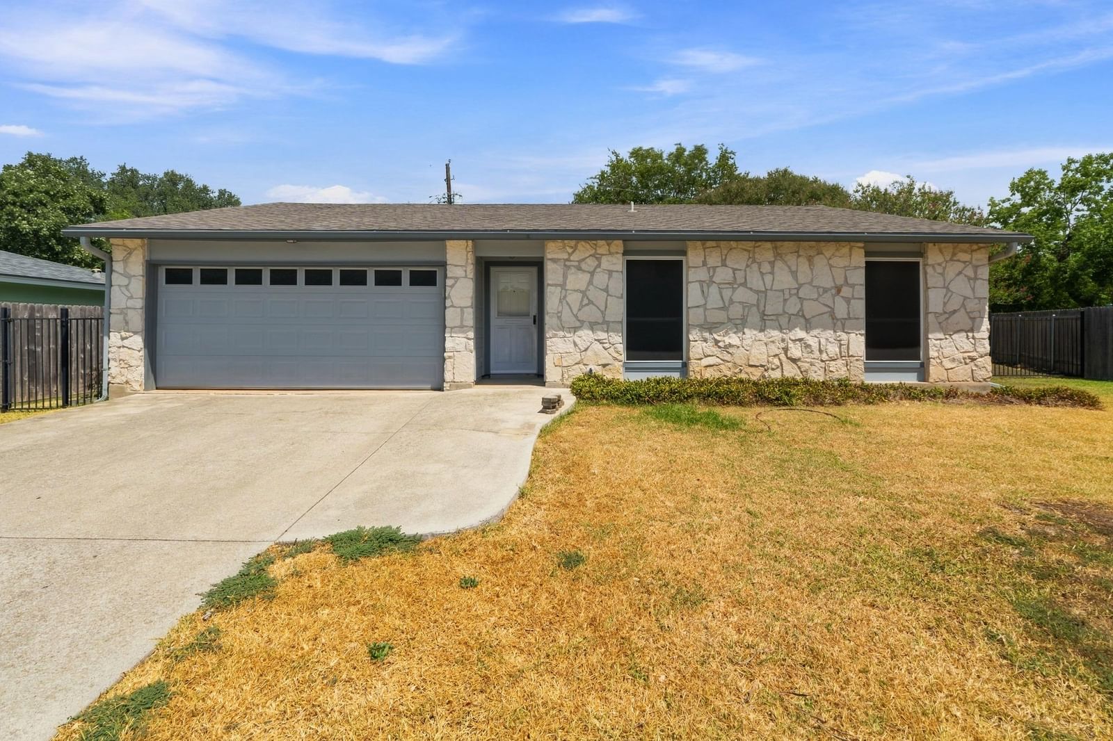3102 Jeanne Marie CT - Photo 1