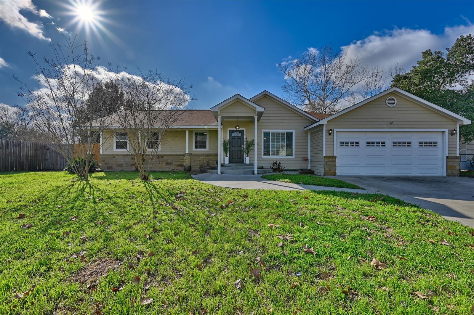 1702 Rampart ST - Photo 1