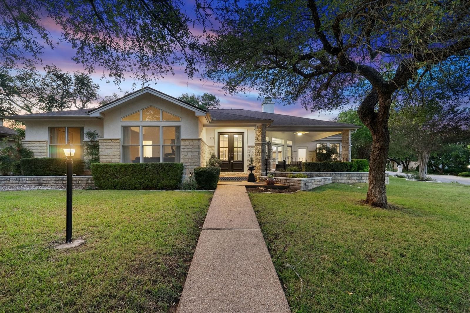 213 El Rio DR - Photo 1