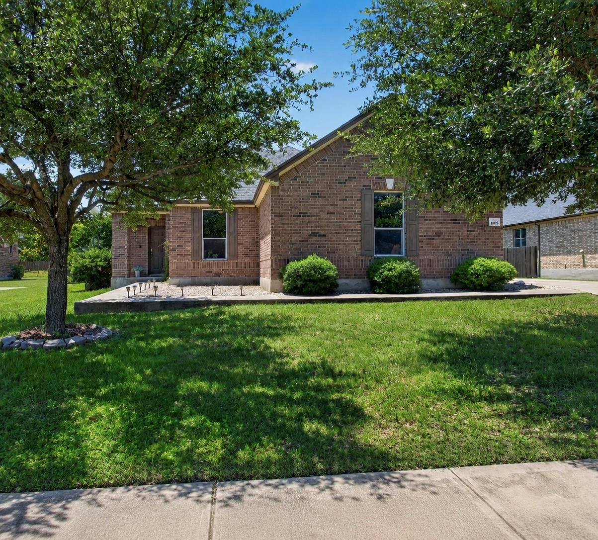 1005 Lonesome Lilly WAY - Photo 1