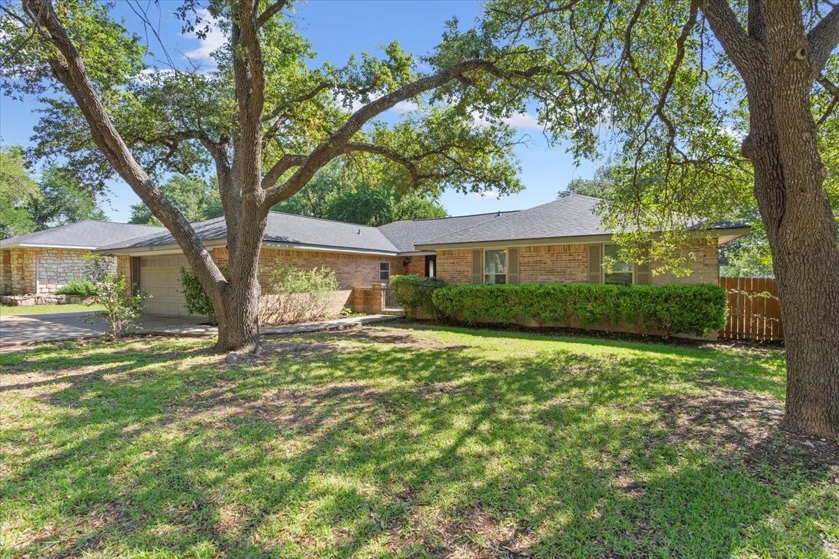 1203 Saint Williams Ave - Photo 1