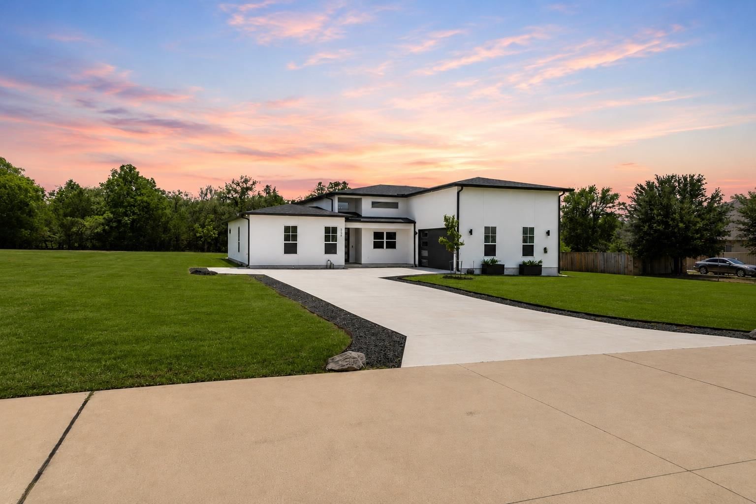 307 Chisholm TRL - Photo 1