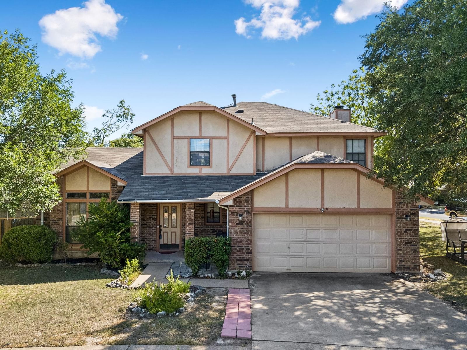1809 Gaylord DR - Photo 1