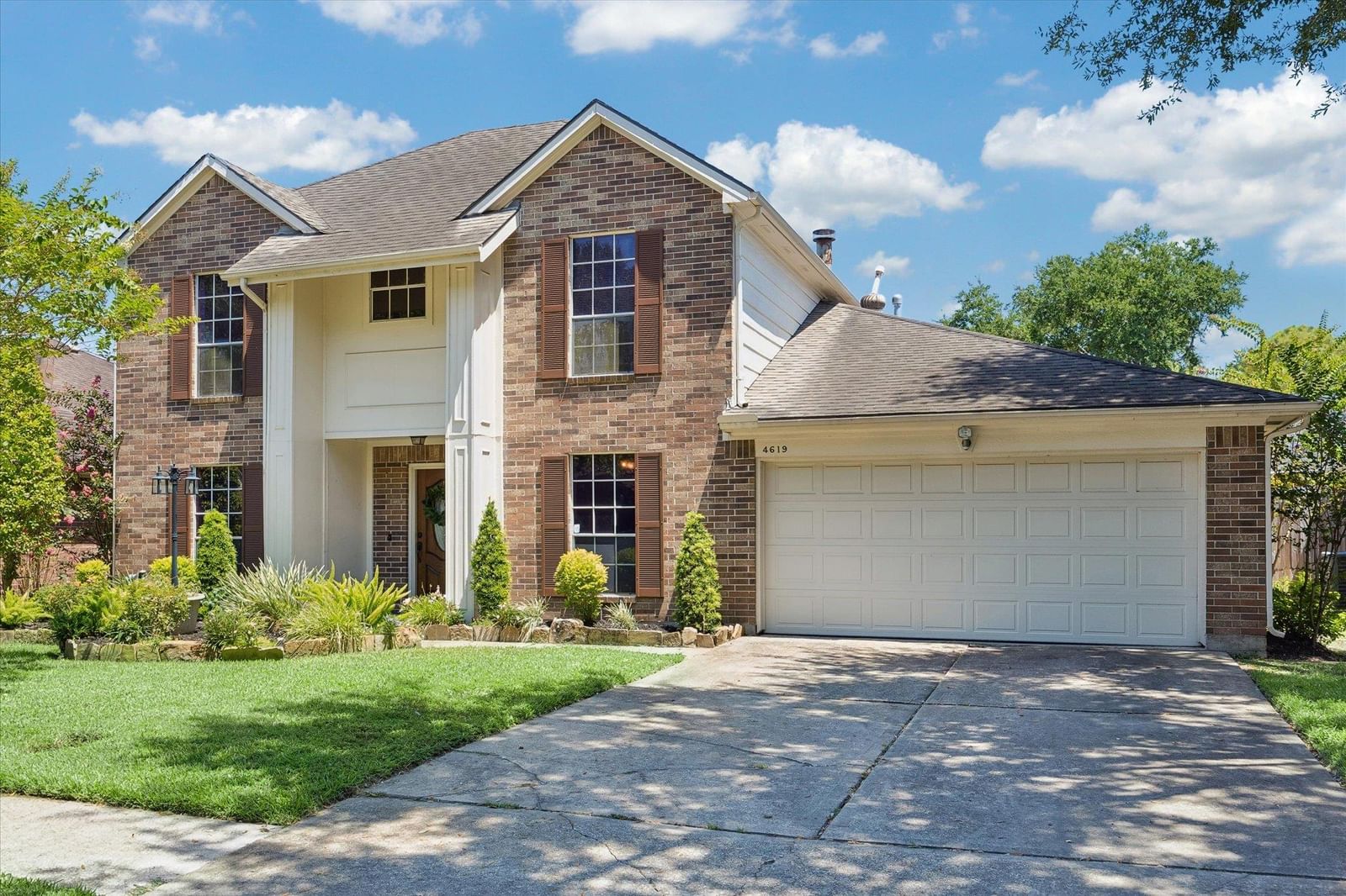 4619 Monaco LN - Photo 1