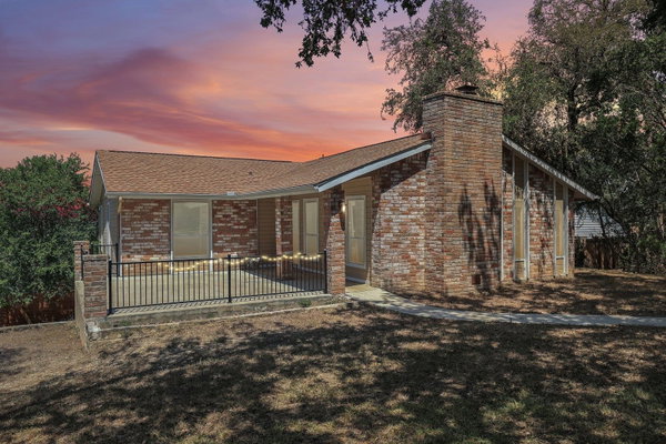 808 Dale DR, San Marcos, TX