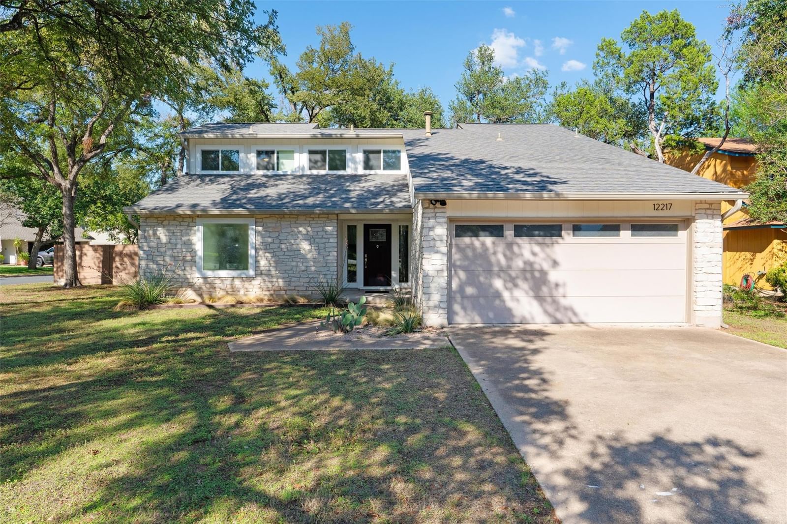 12217 Antoinette PL - Photo 1