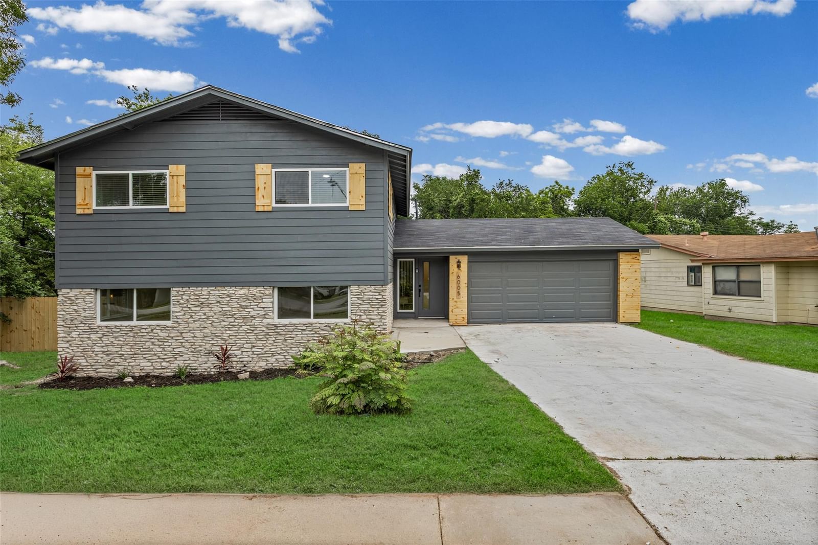 6005 Walnut Hills DR - Photo 1