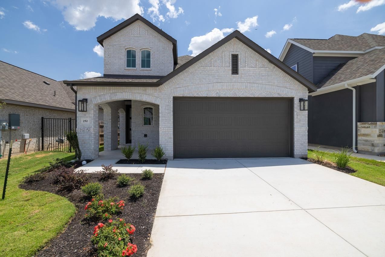 252 Menlo BND - Photo 1