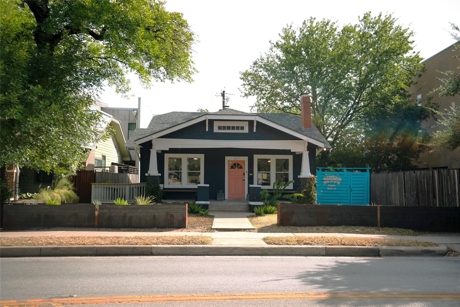 1607 E Cesar Chavez ST - Photo 1