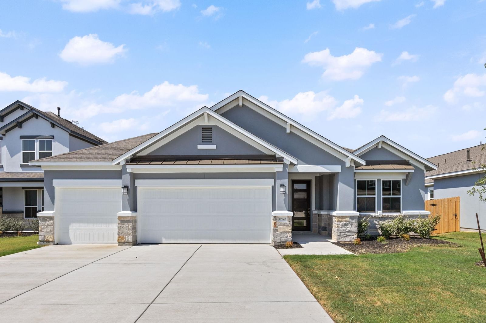 19128 Ariel Elena WAY - Photo 1