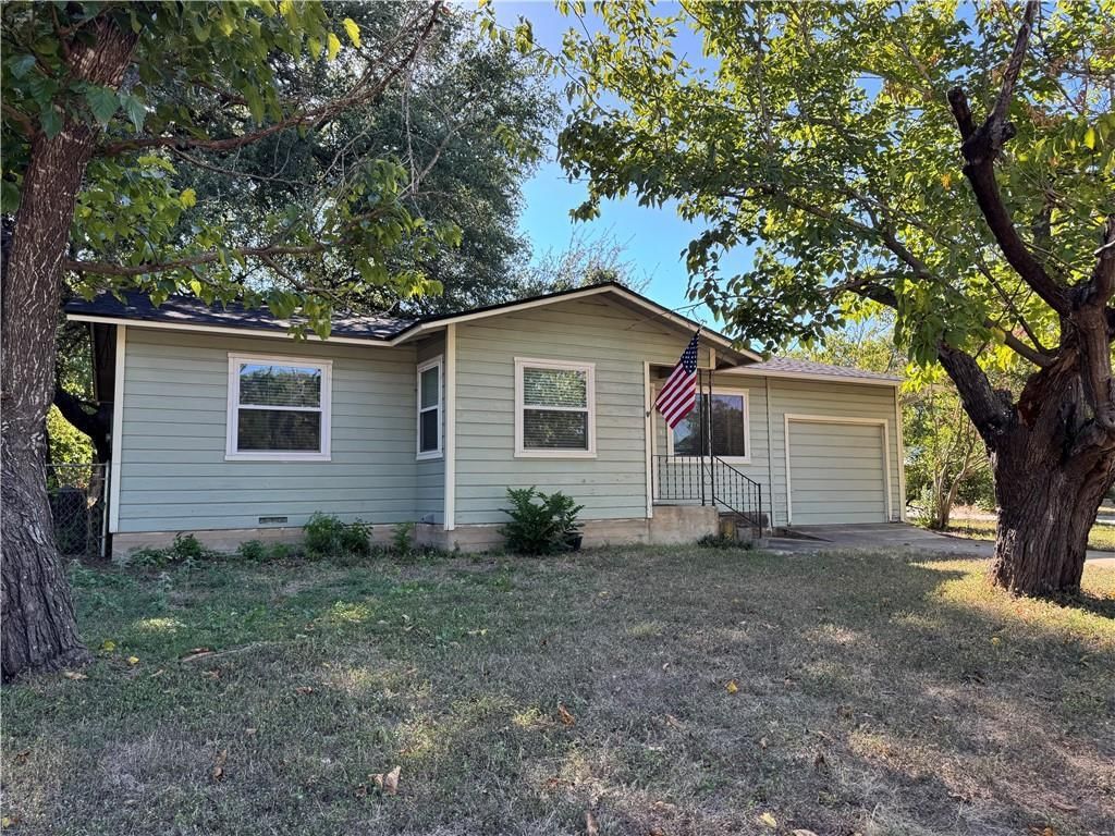 22 Park LN - Photo 1
