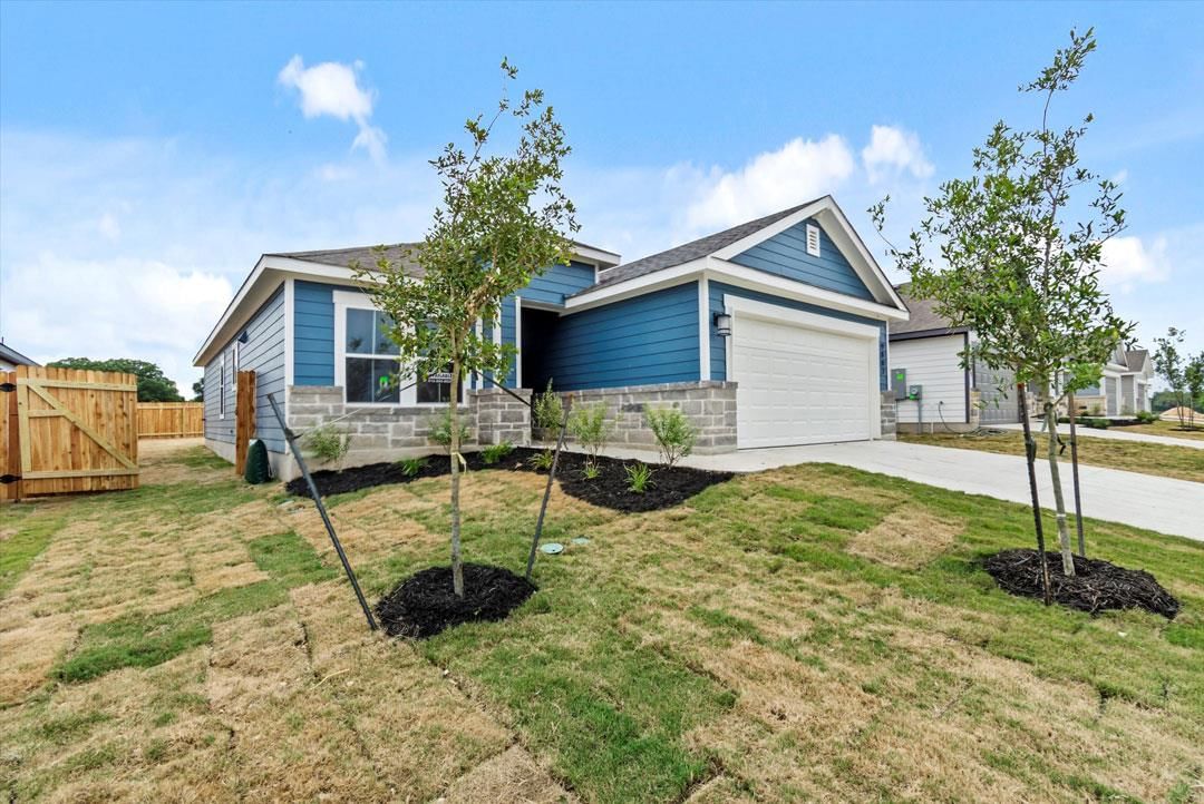 217 Bucking LN - Photo 1